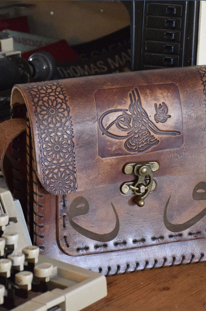 Sac bandoulière cuir véritable artisanal motif Vav double compartiment ajustable