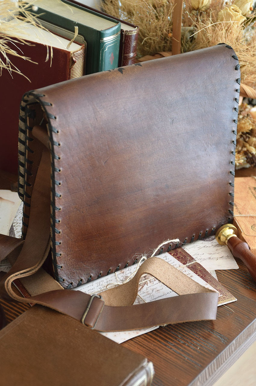 Sac cuir véritable motif arbre et feuilles, artisanal, sangle réglable