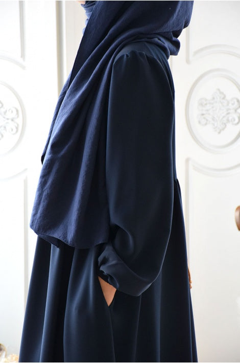 Abaya Hijab Fermée Crêpe Polyester Couleur Pierre Élégante et Pratique