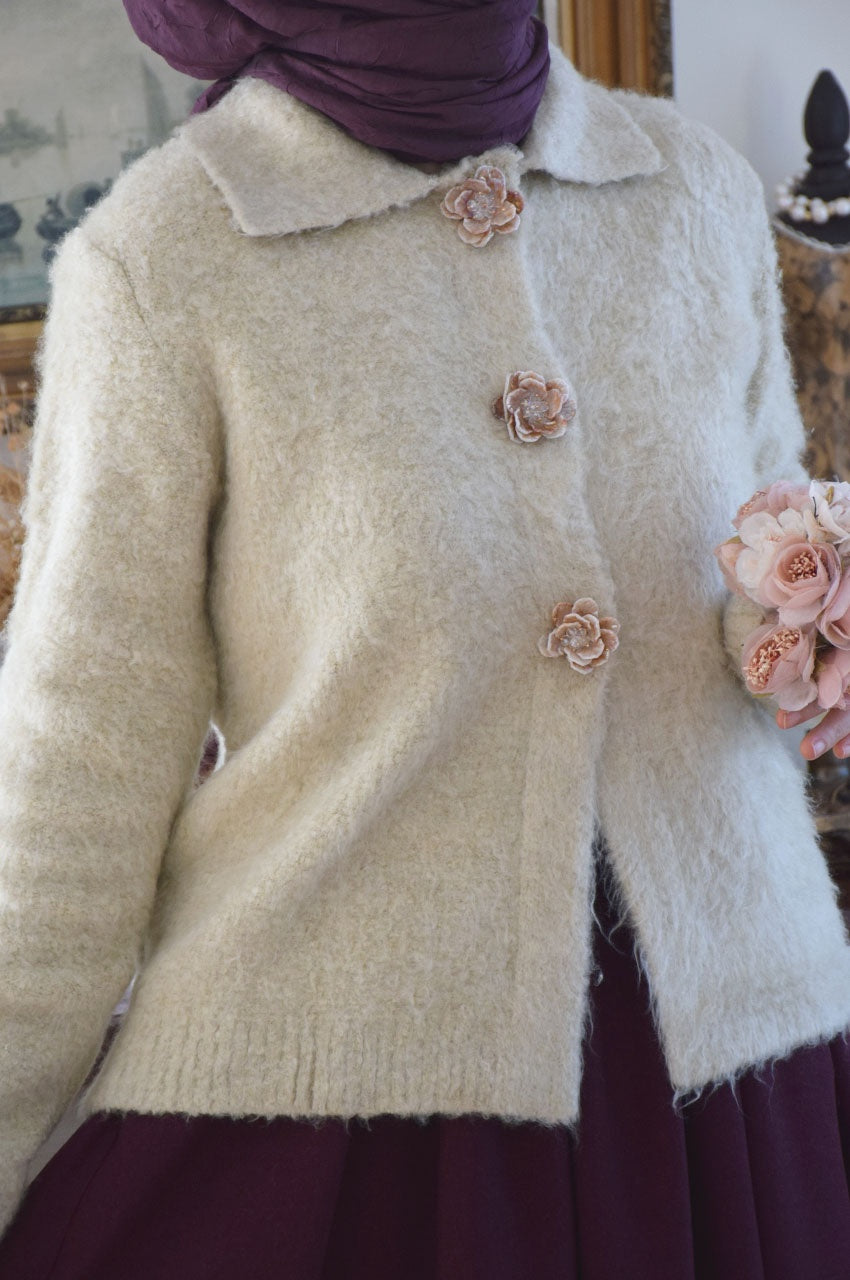 Cardigan élégant tricot doux col chemise fleurs boutons décoratifs