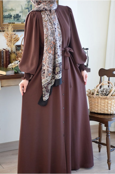 Ferace Modèle Princesse Crêpe Coupe Fluide Manches Ballon Marron
