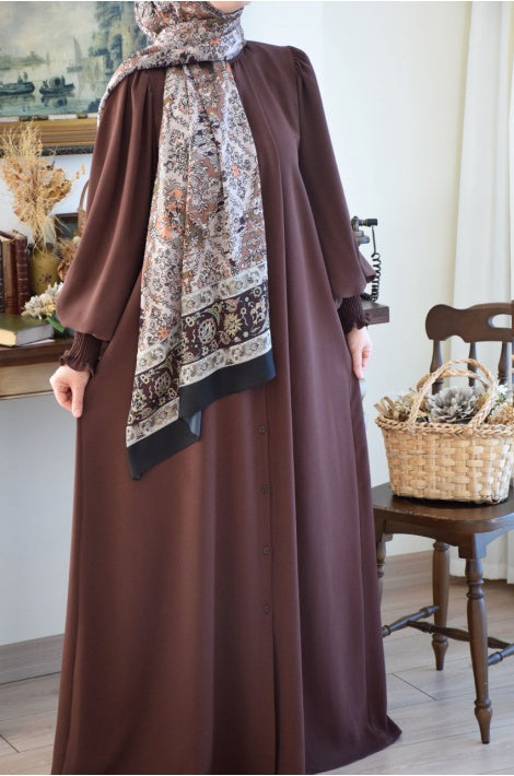 Ferace Modèle Princesse Crêpe Coupe Fluide Manches Ballon Marron