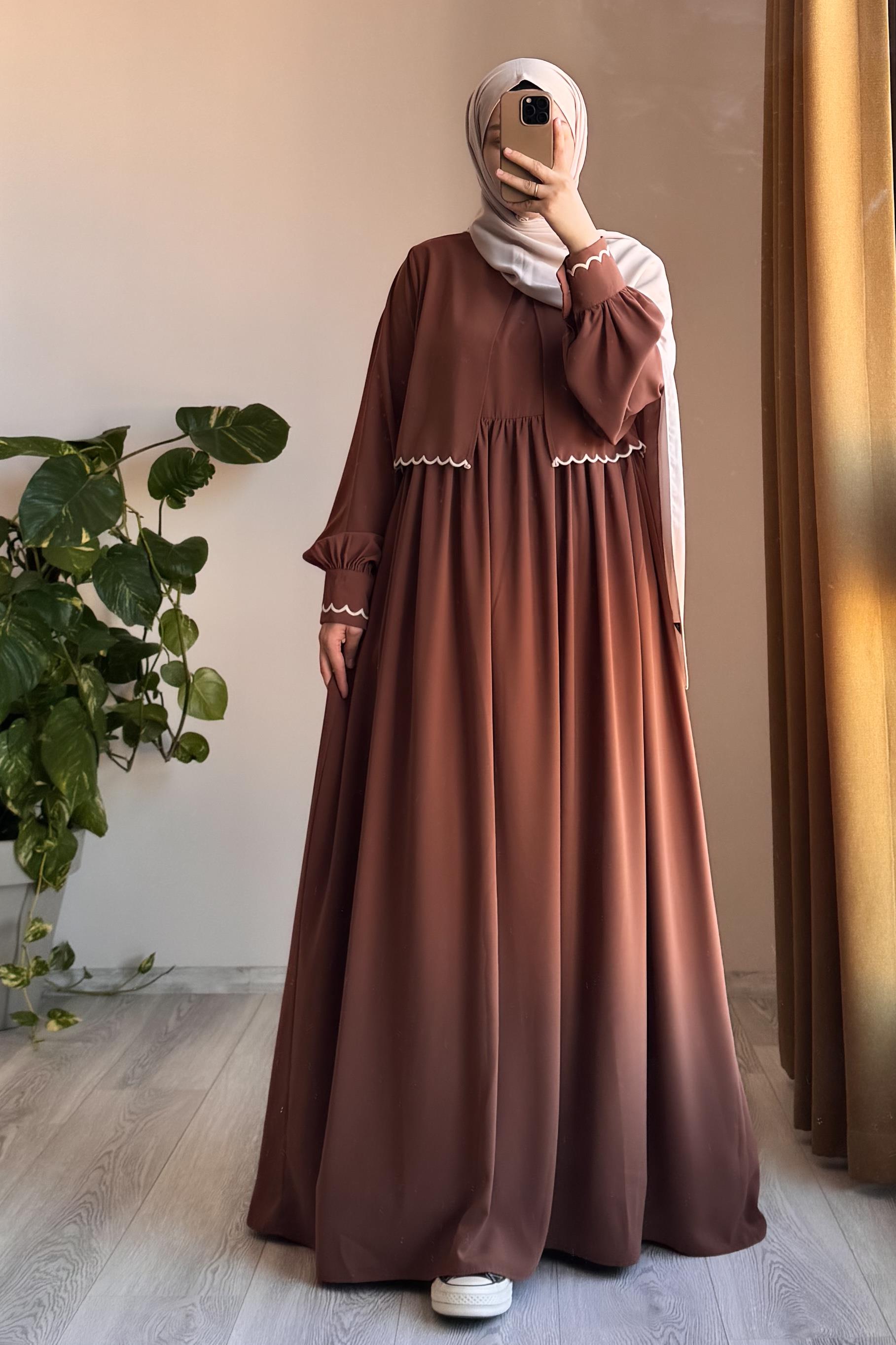 Ensemble Veste Brodé Soie Égyptienne Robe Longue Chic Femme Moderne Tabac