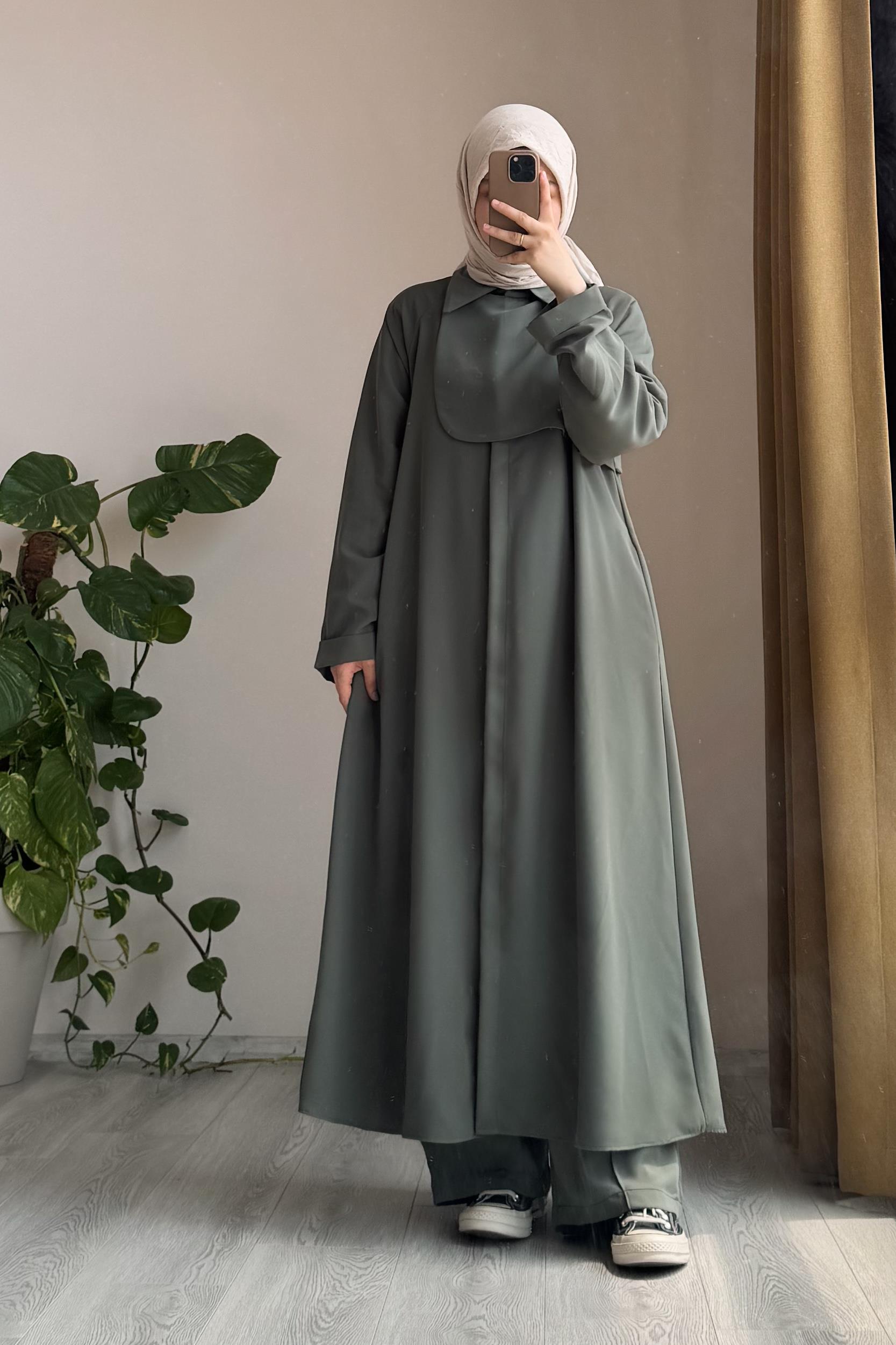 Ensemble trench long et pantalon vert pistache en crêpe
