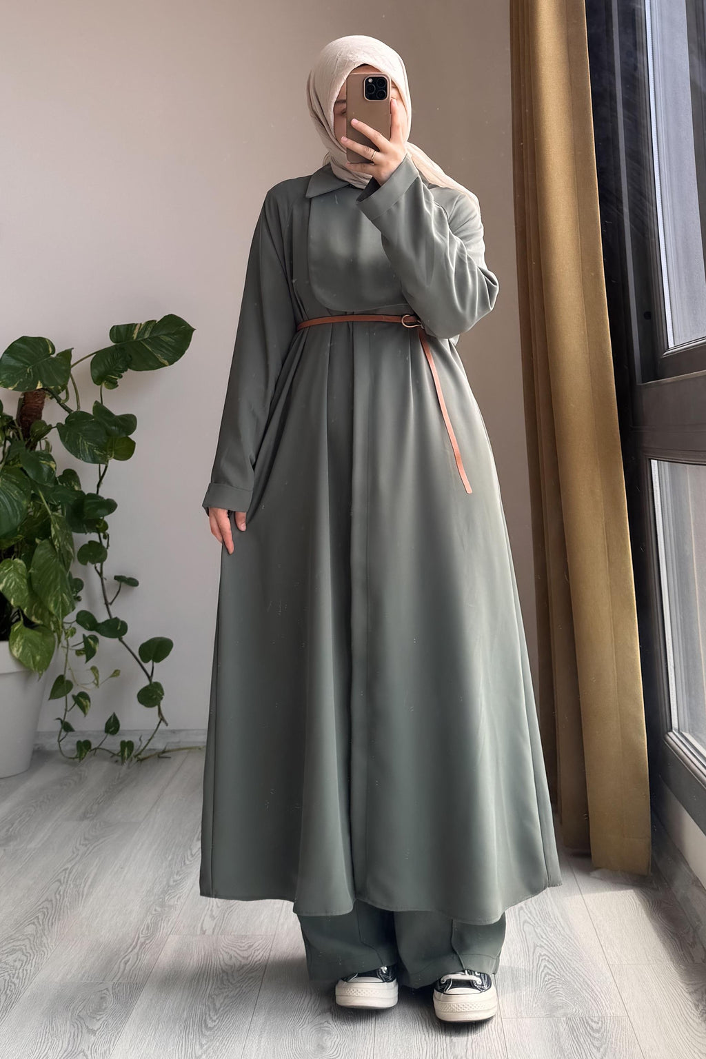 Ensemble trench long et pantalon vert pistache en crêpe