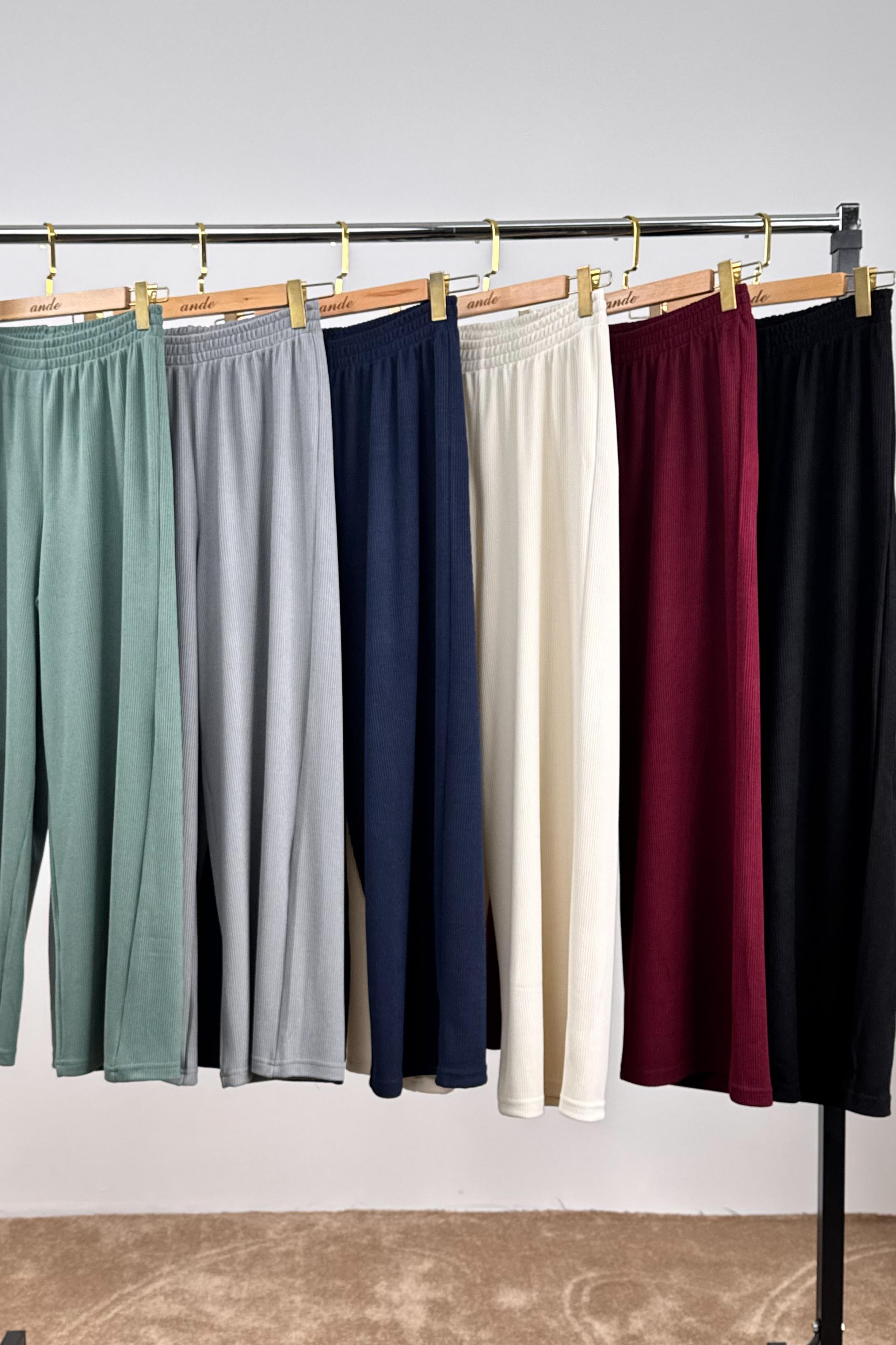 Pantalon en tricot extensible coupe droite taille élastique confort moderne